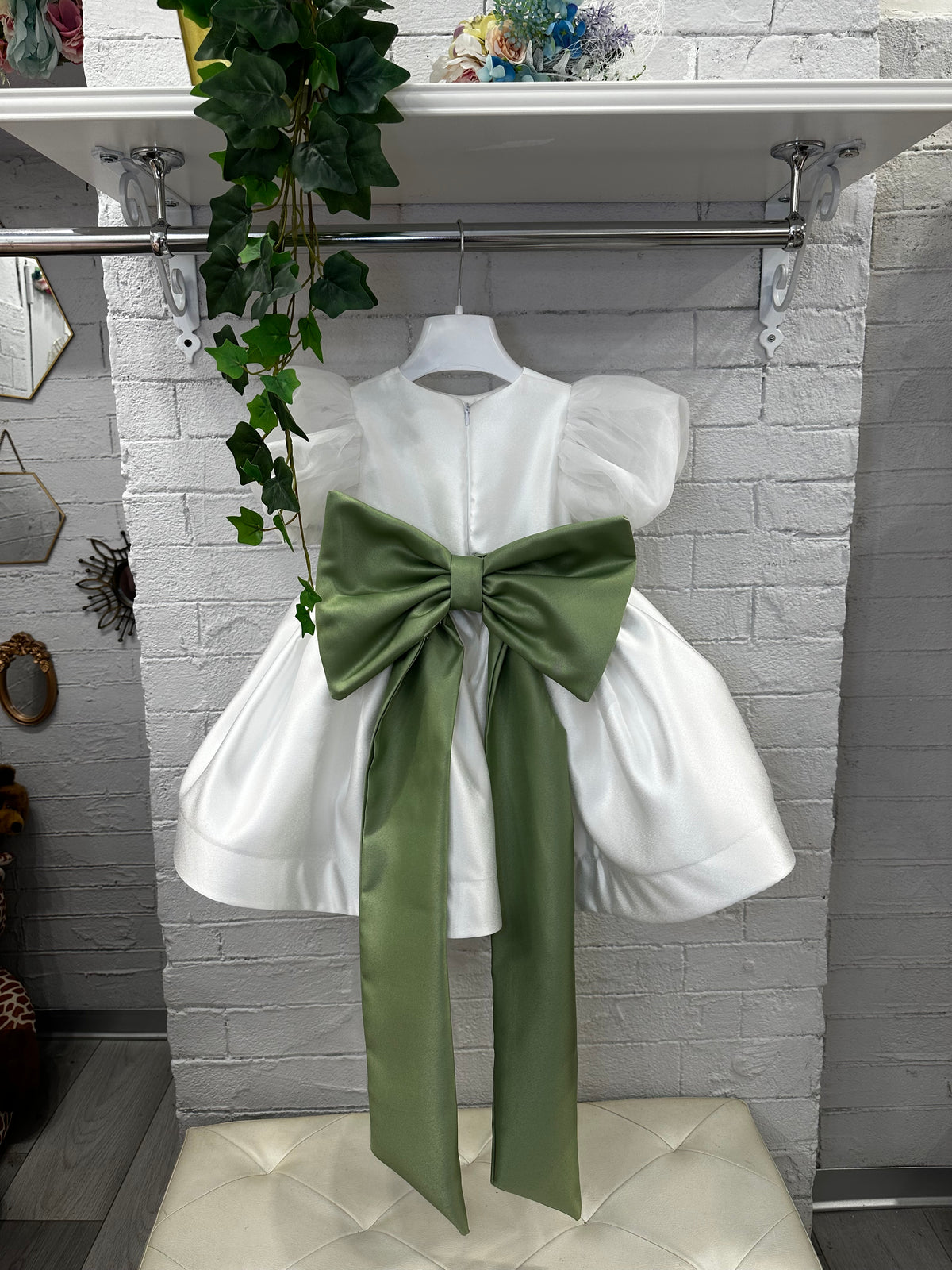 DRESS FLAKE